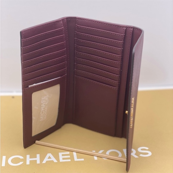 Michael Kors Trifold Wallet Merlot Color - Picture 9 of 13